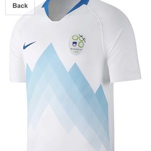 2018 BNWT Nike Slovenia soccer/football jersey L